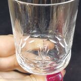 8 anciens verres a vin en cristal de baccarat taillé gravure 10742