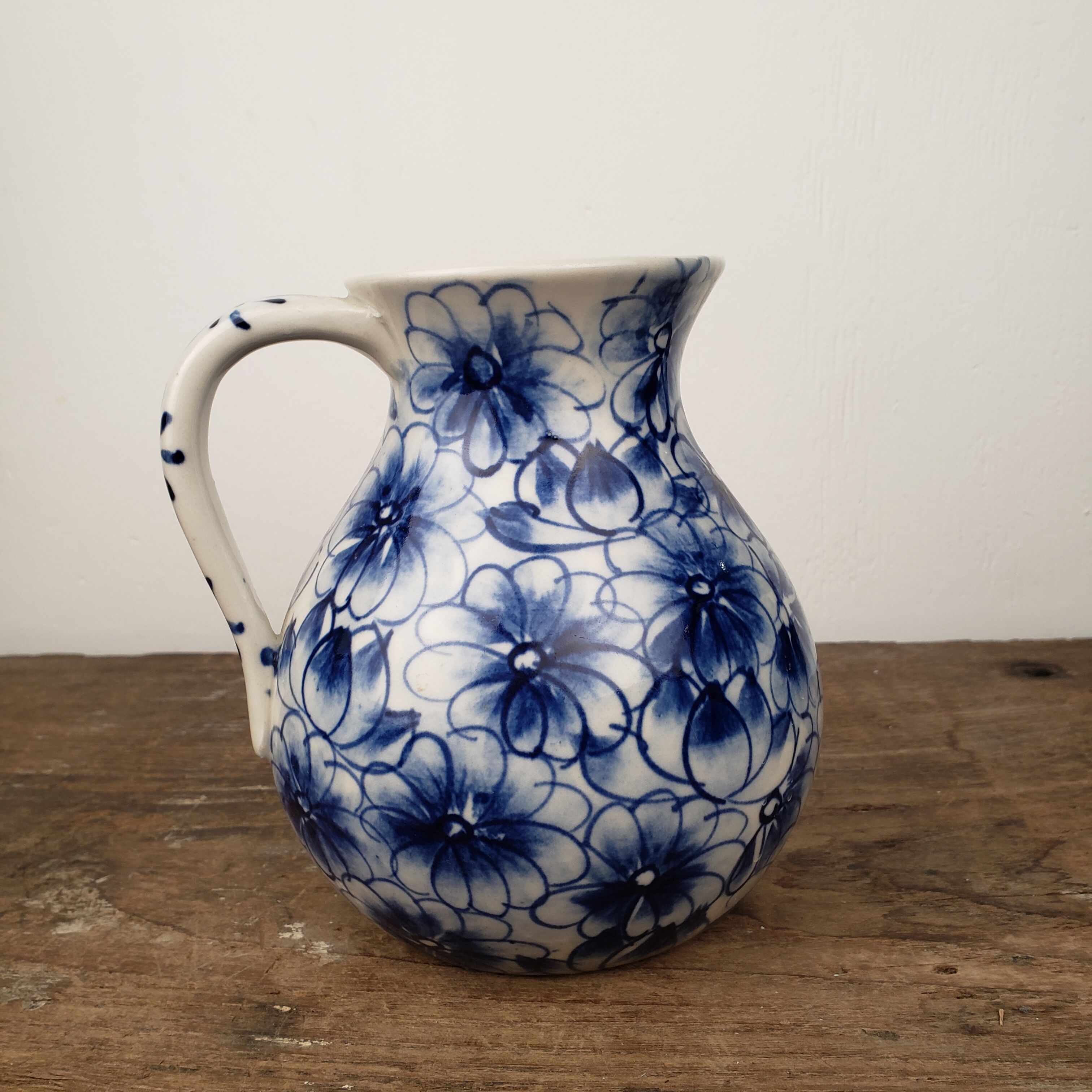 Pichet fleurs bleues