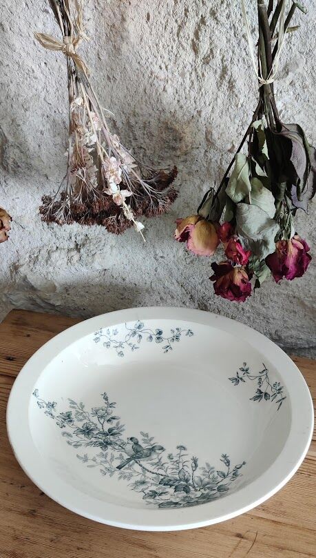 Hollow dish Iron Earth Longwy model "cute"