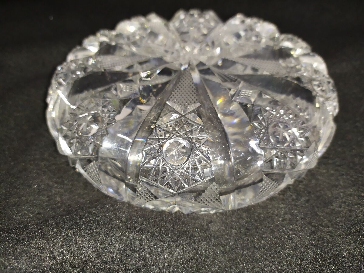 Cendrier en cristal taillé a la main - rond 16cm