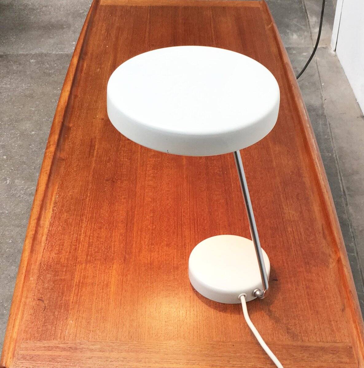 Mid-century minimalist table lamp 6658 by Kaiser Idell / Kaiser Leuchten.