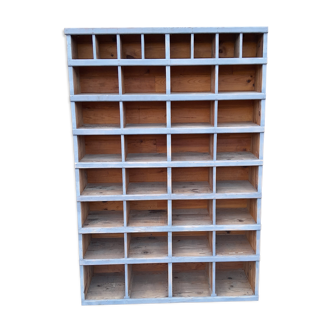 Shelf with lockers