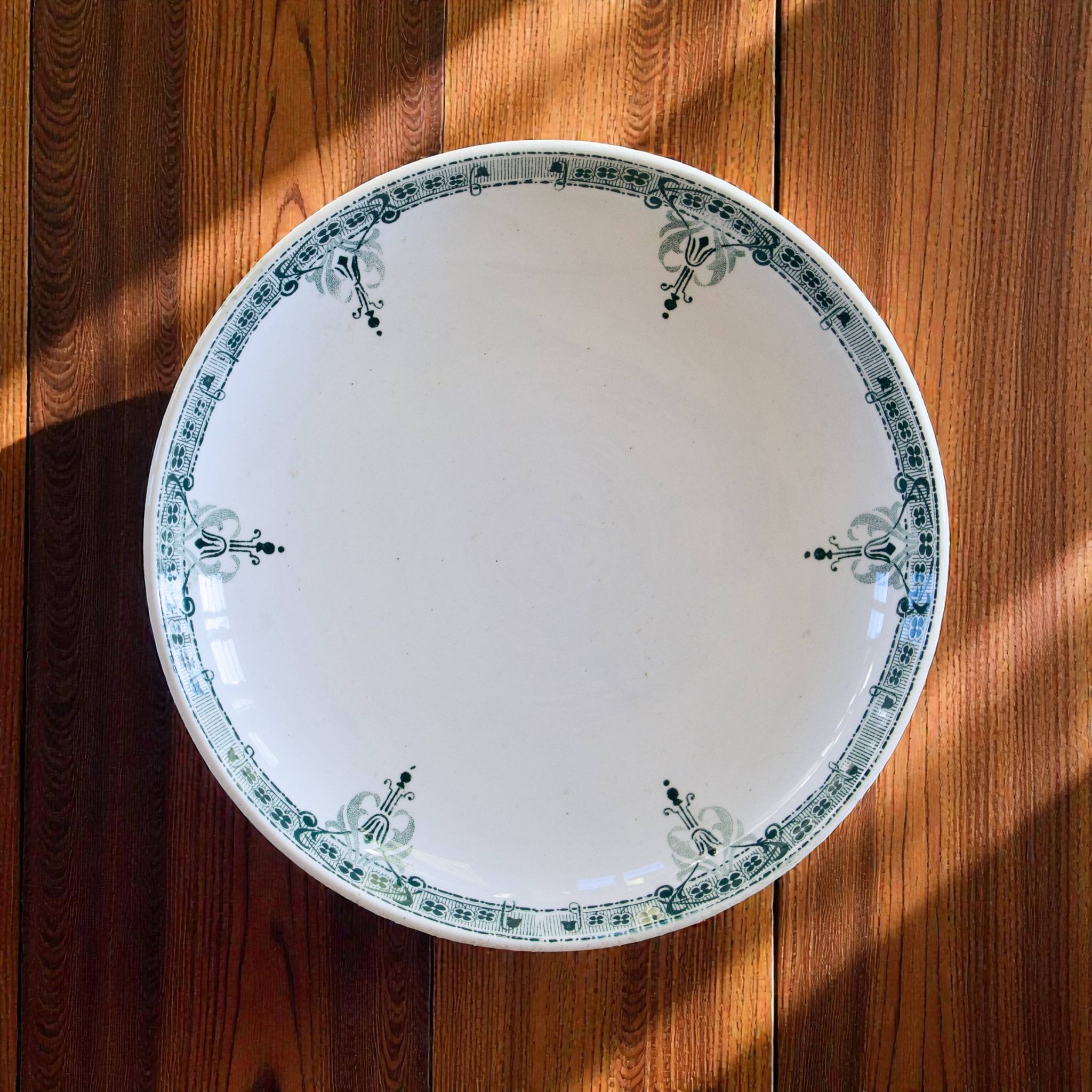 Antique 19th-century compote dish made of ironstone, signed Sarreguemines, from the "Verdun" collection.