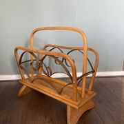 Porte-revue en rotin années 1930