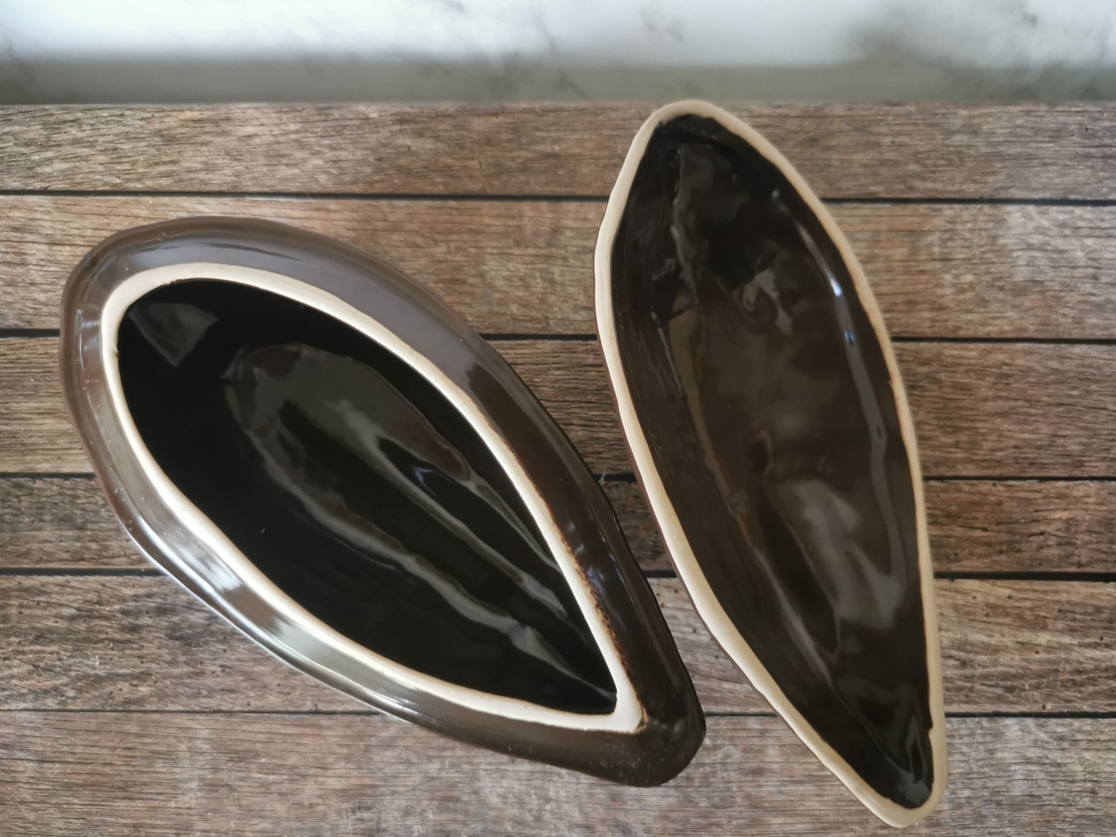 Ceramic box pod cocoa bean