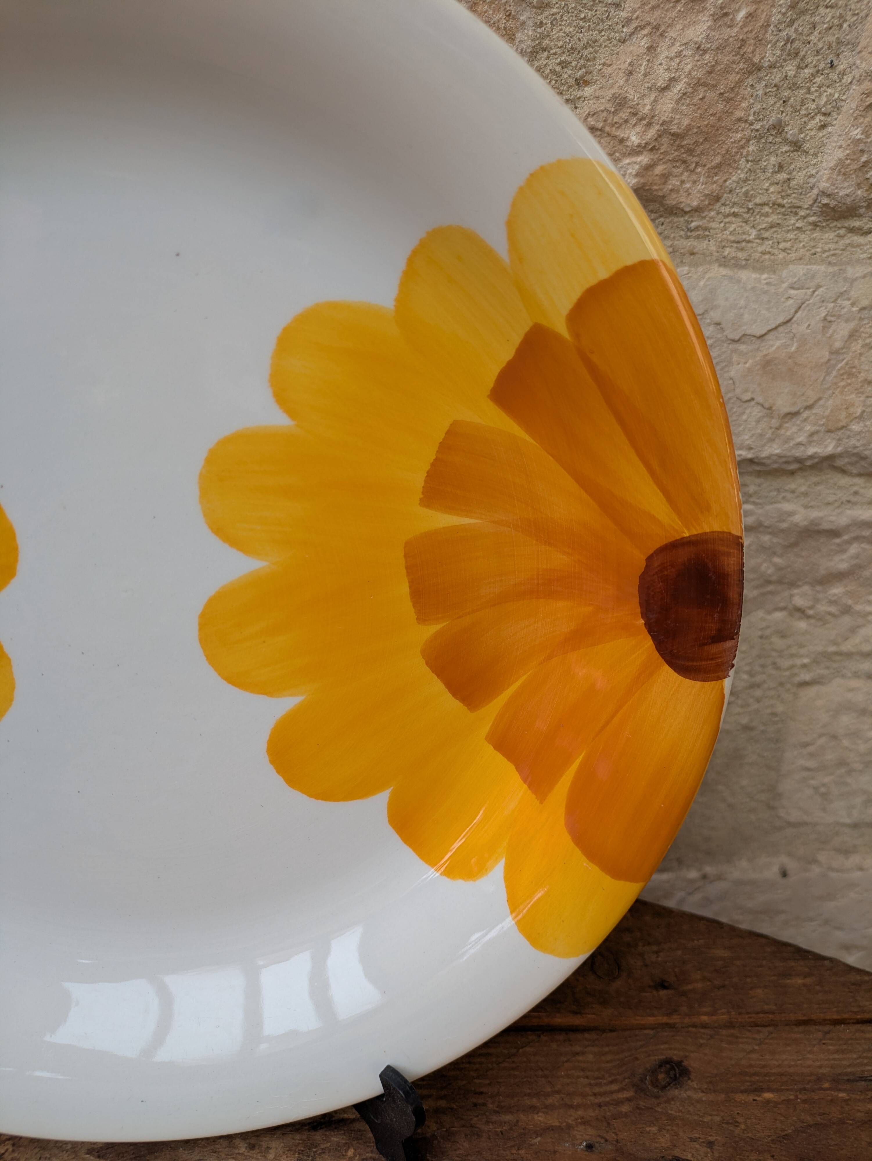 Vintage round serving dish with yellow flowers, Ironstone, 1970s, Italy.