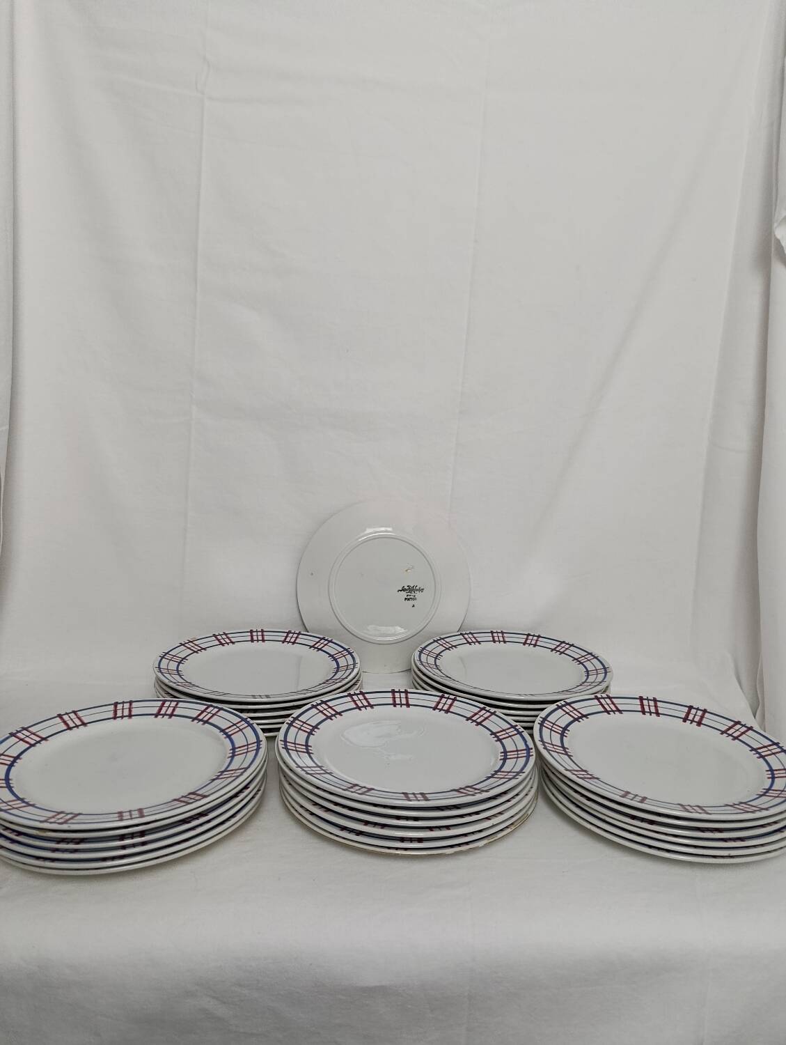 Sarreguemines Poitou plate