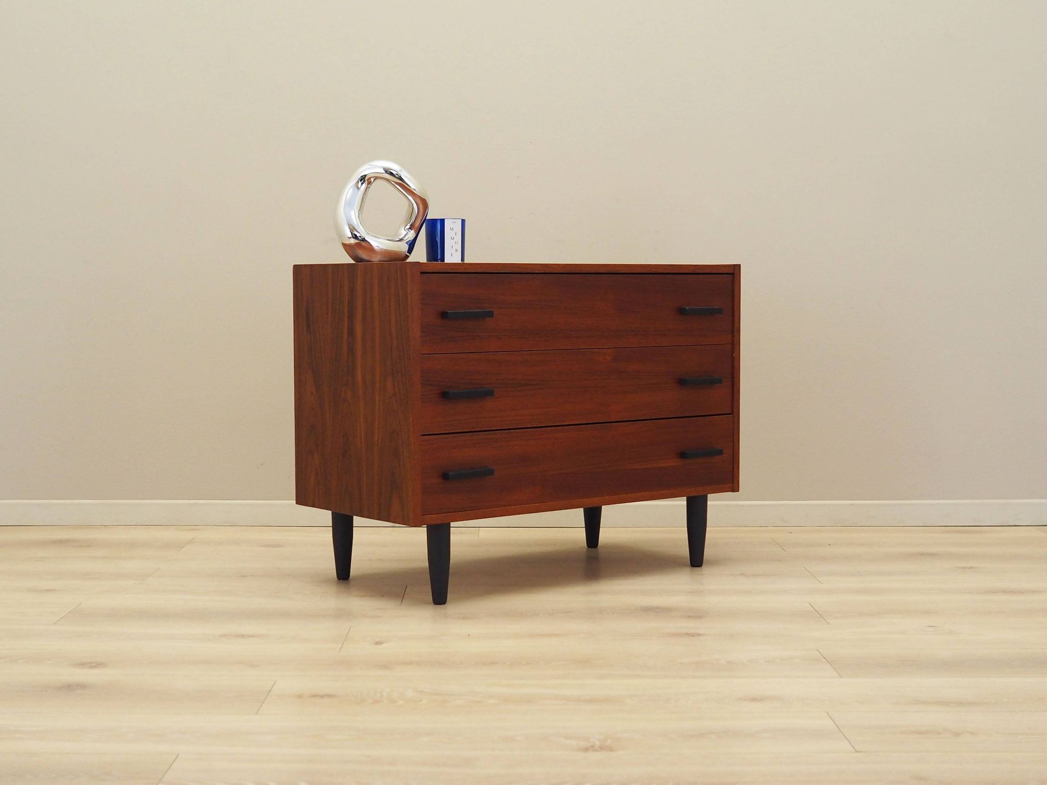 Commode en teck, design danois, années 1980, production : Danemark