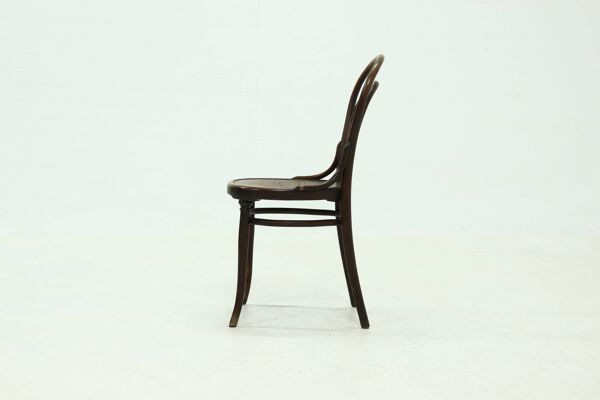 Chaise de bistrot Thonet ancienne avec pieds décoratifs et assise perforée, années 1920