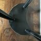 Tabouret tripode forme haricot