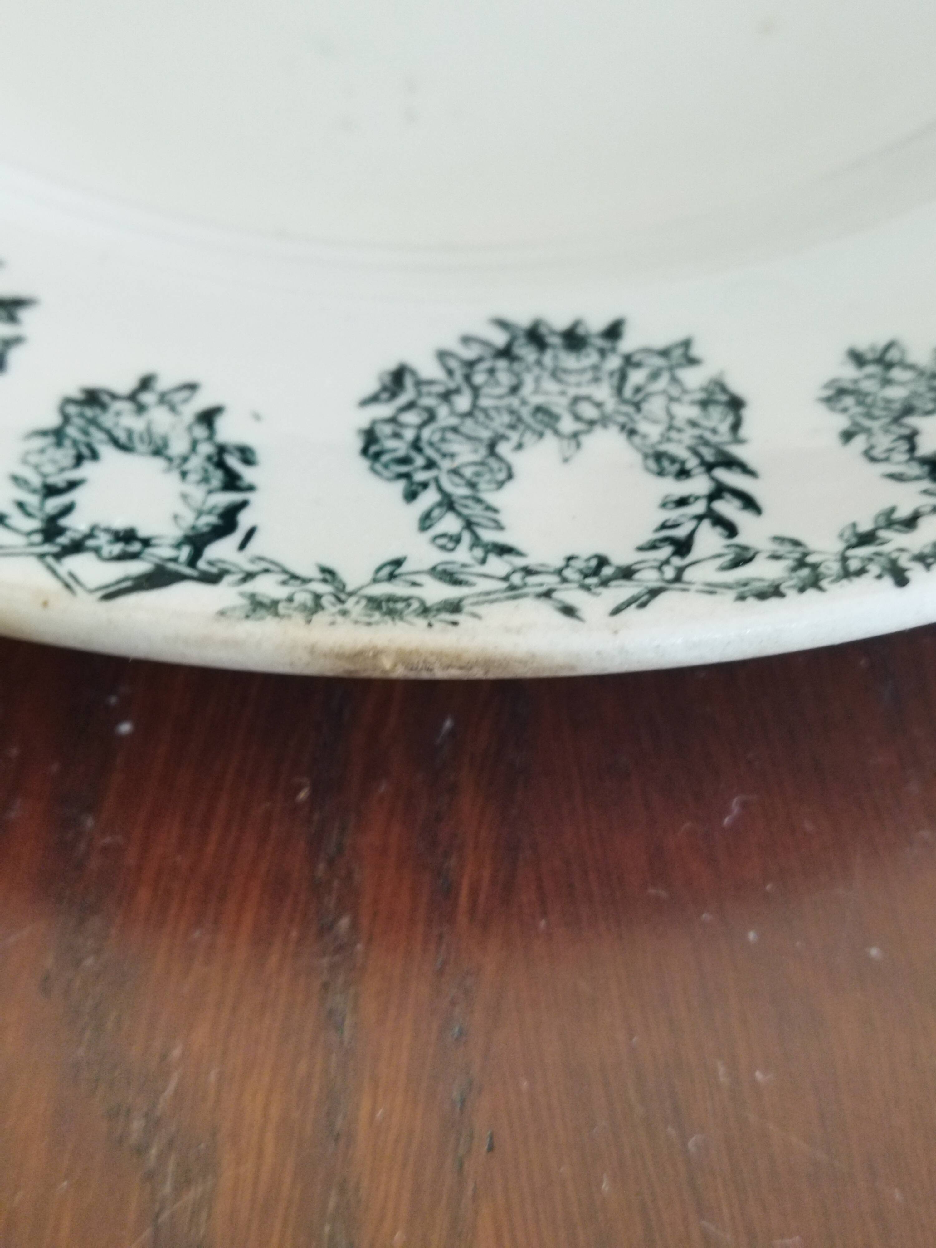 8 iron earthenware plates (St Amand Hamage HB & Cie Sarreguemines Digoin)
