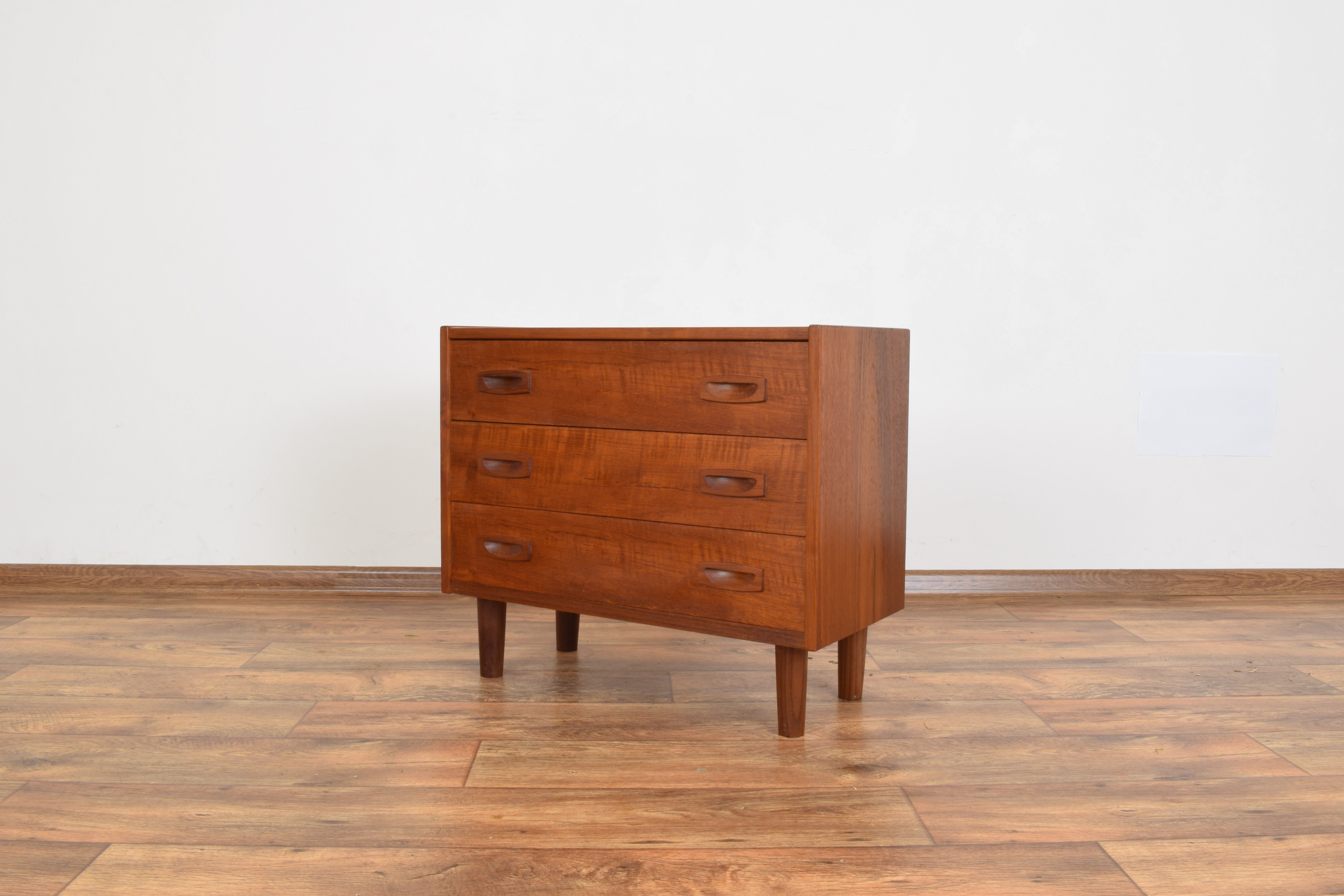 Commode en teck danoise années 1960