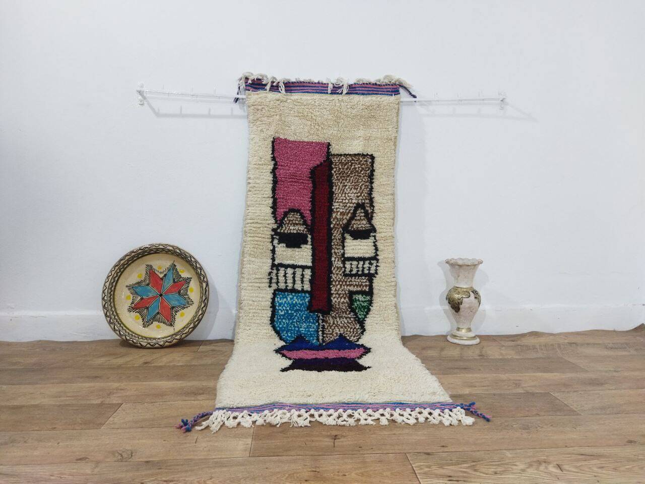 Handcrafted moroccan berber rug 172 x 65 cm