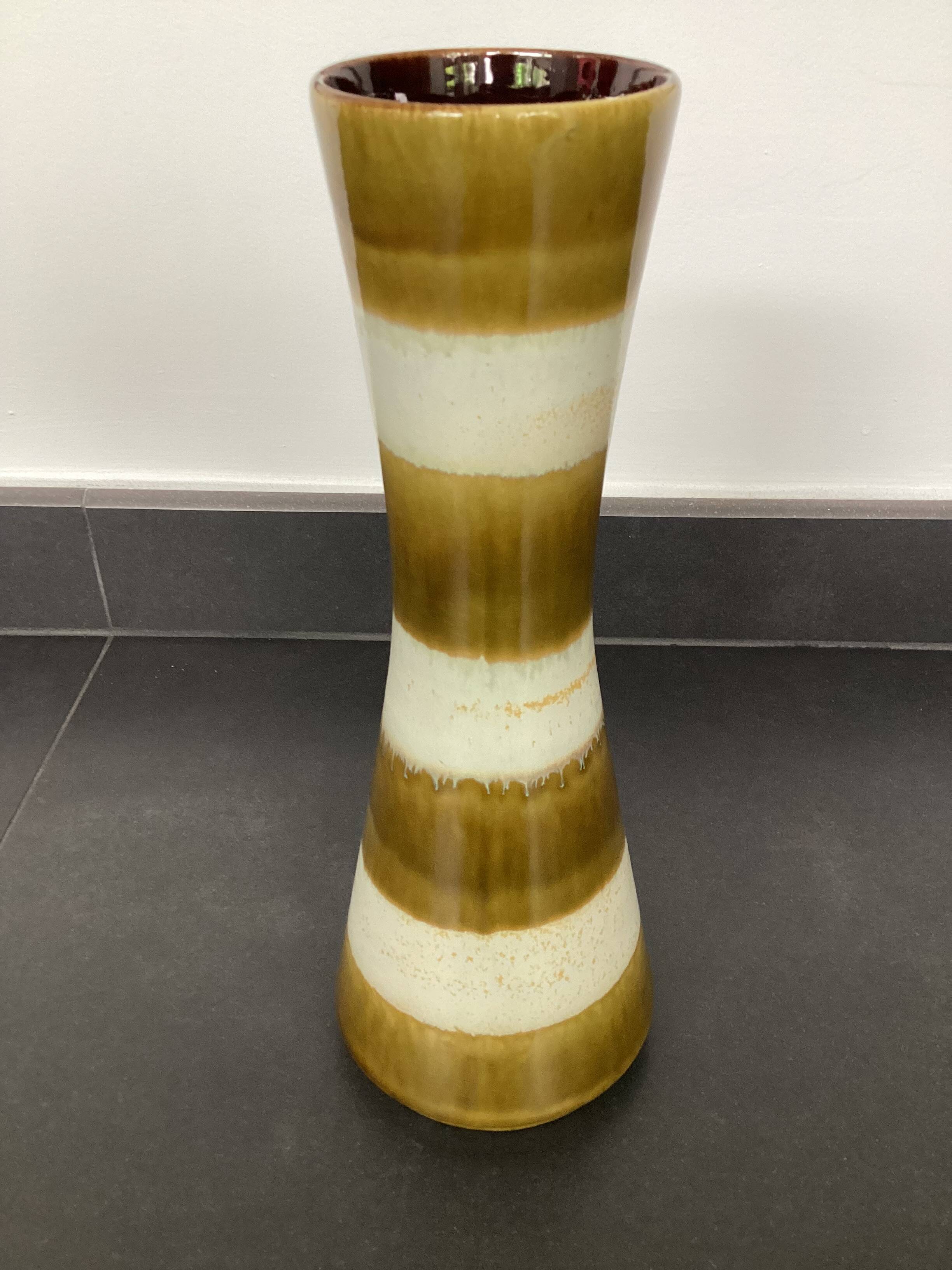 Bay West Germany vase, West German ceramics, 1960s-1970s