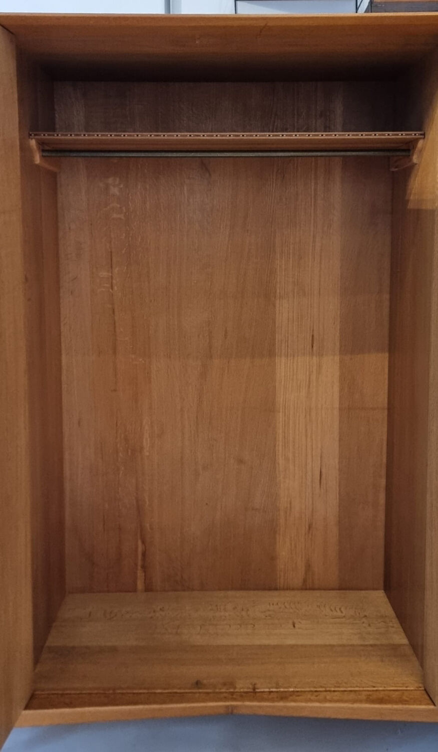 Armoire du milieu du siècle