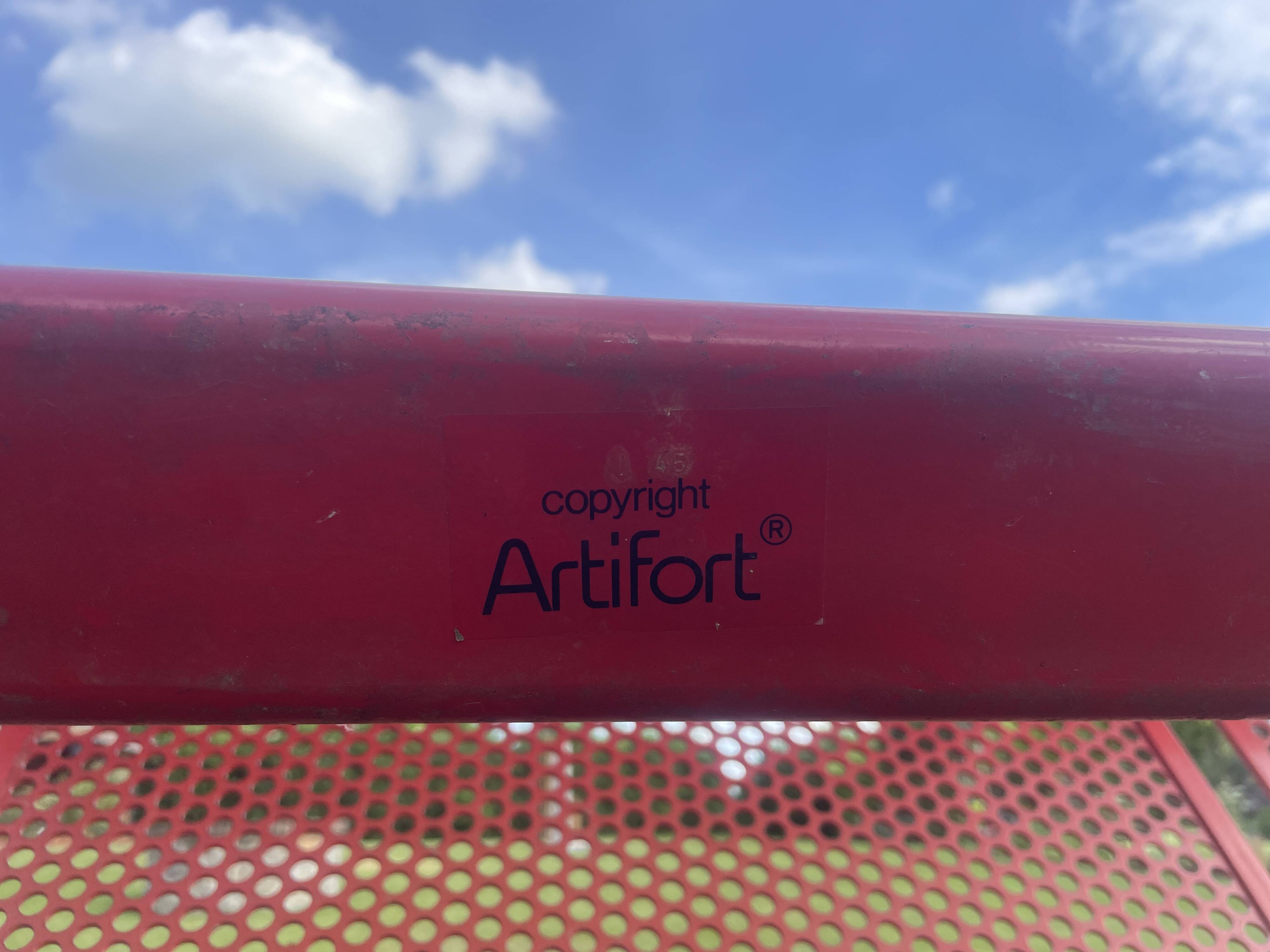 "Lagos" bench original by Artifort, designed by Nel Verschuuren, Netherlands.
