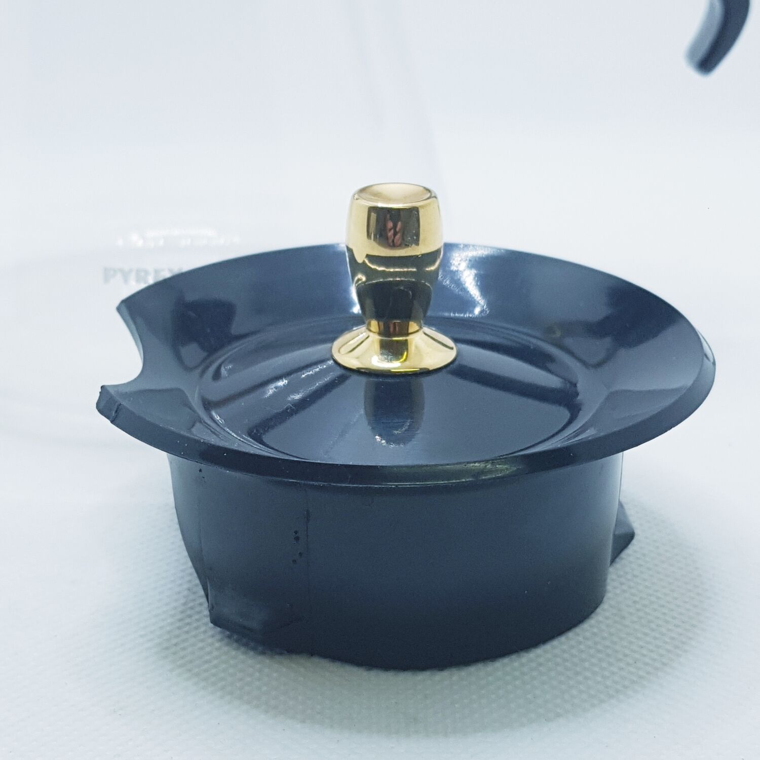 Pyrex mid-century kettle