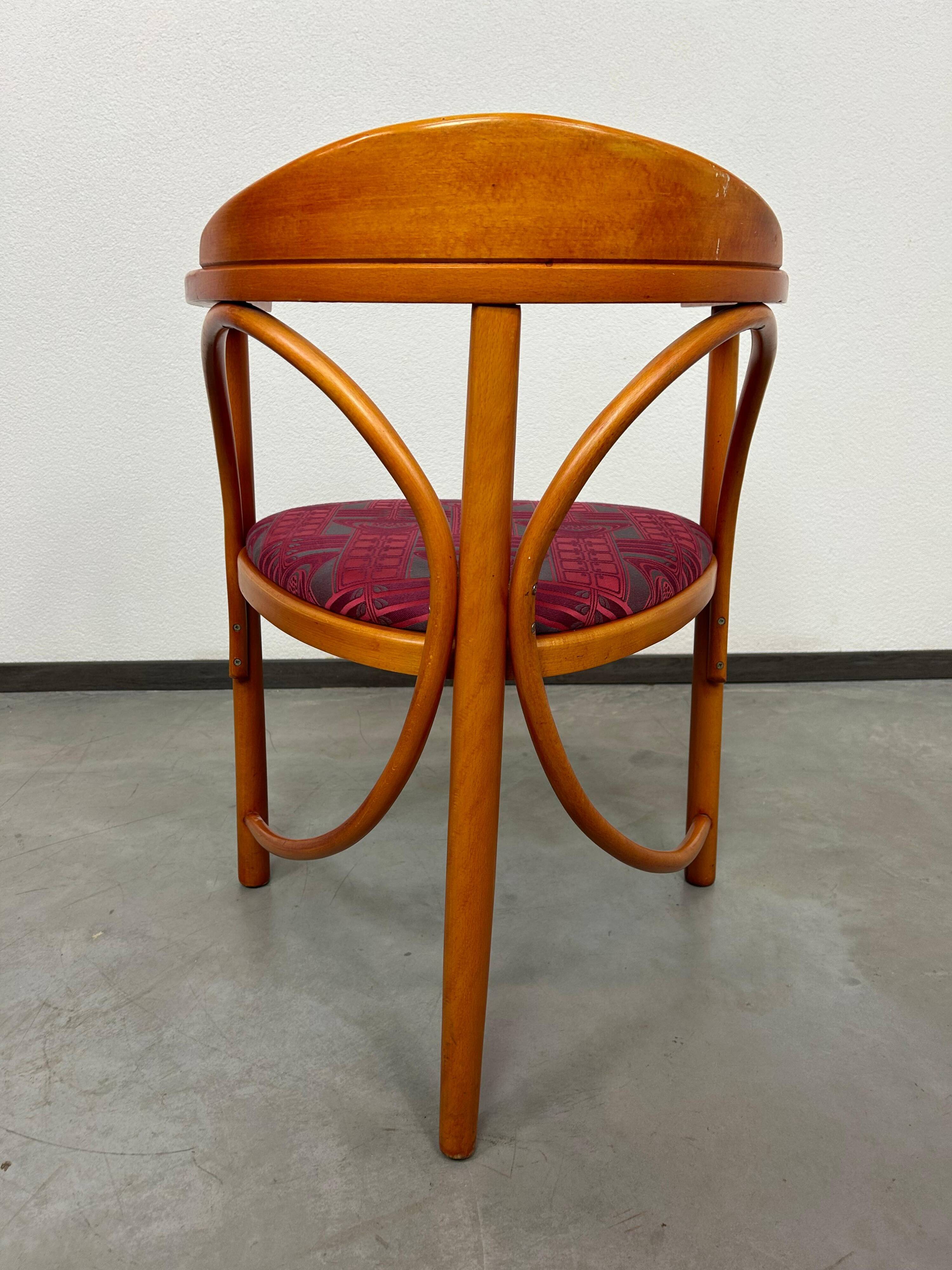 Tripod chairs Secession No. 81 by Thonet