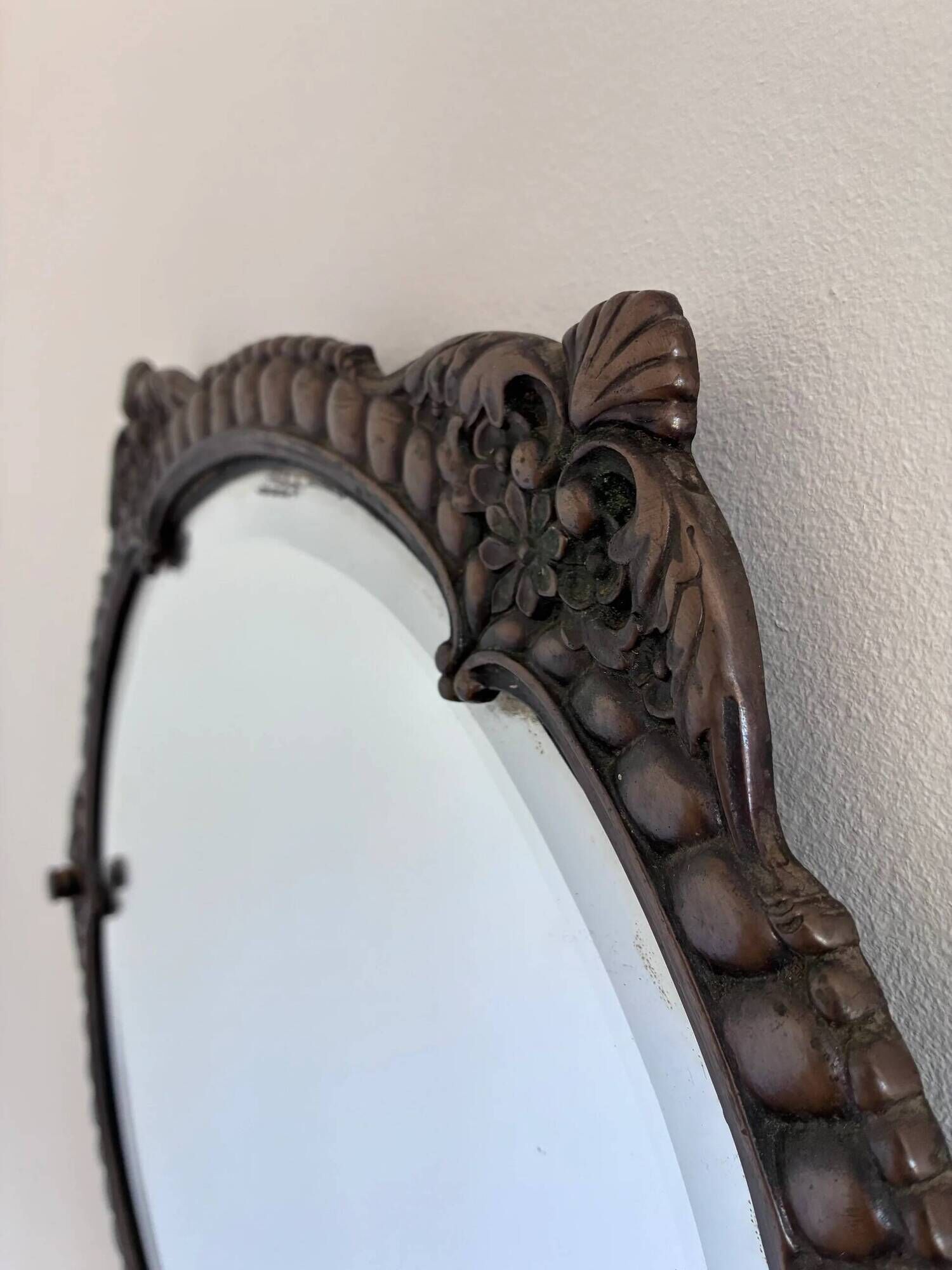 Vintage Italian Baroque Revival round wall mirror