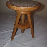 Wooden screw adjustable height stool
