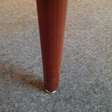 Beautiful round double extendable table, teak Scandinavian style of 50-60 years