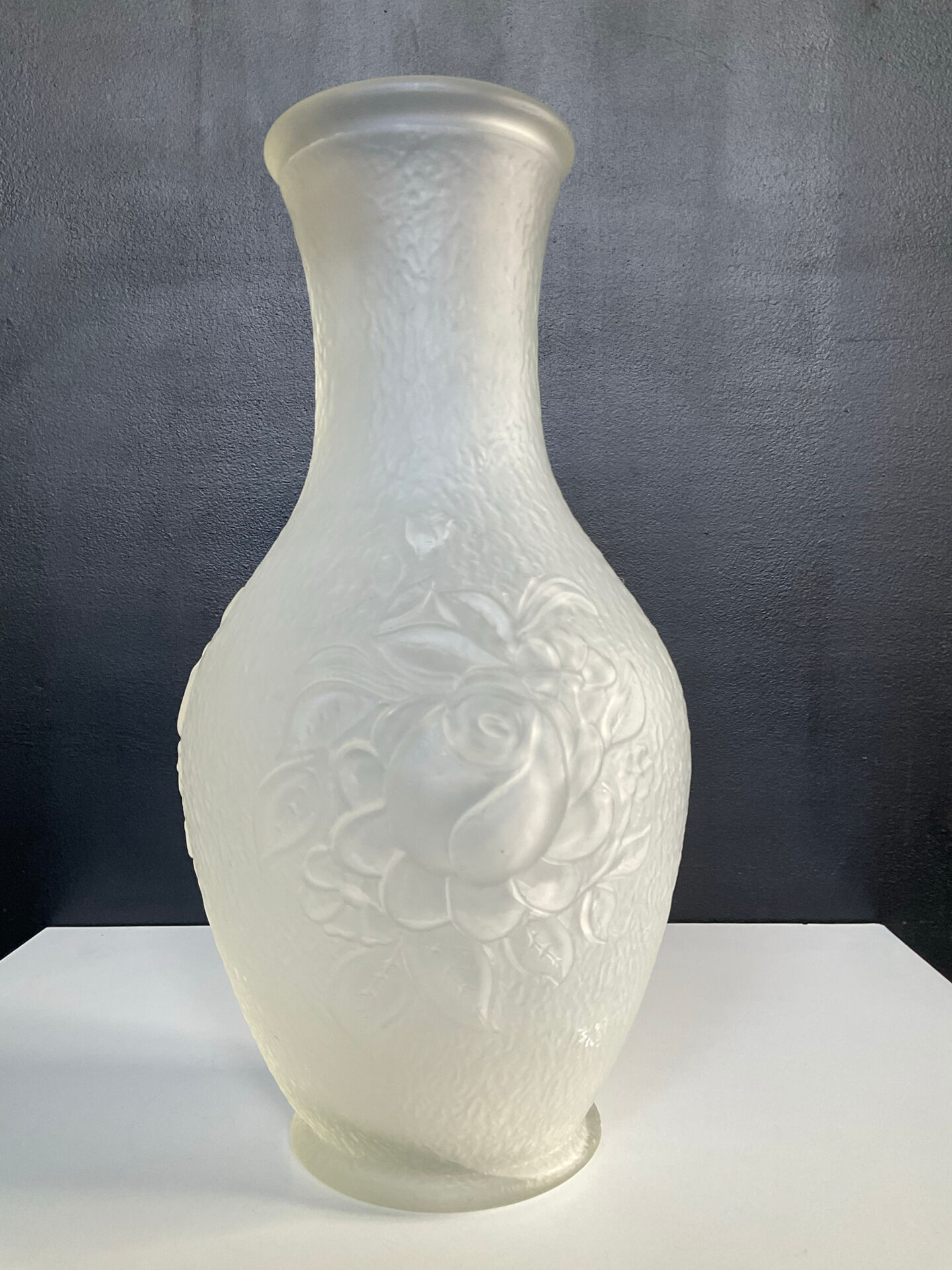 Large Italian frosted glass vase from the 1970s.