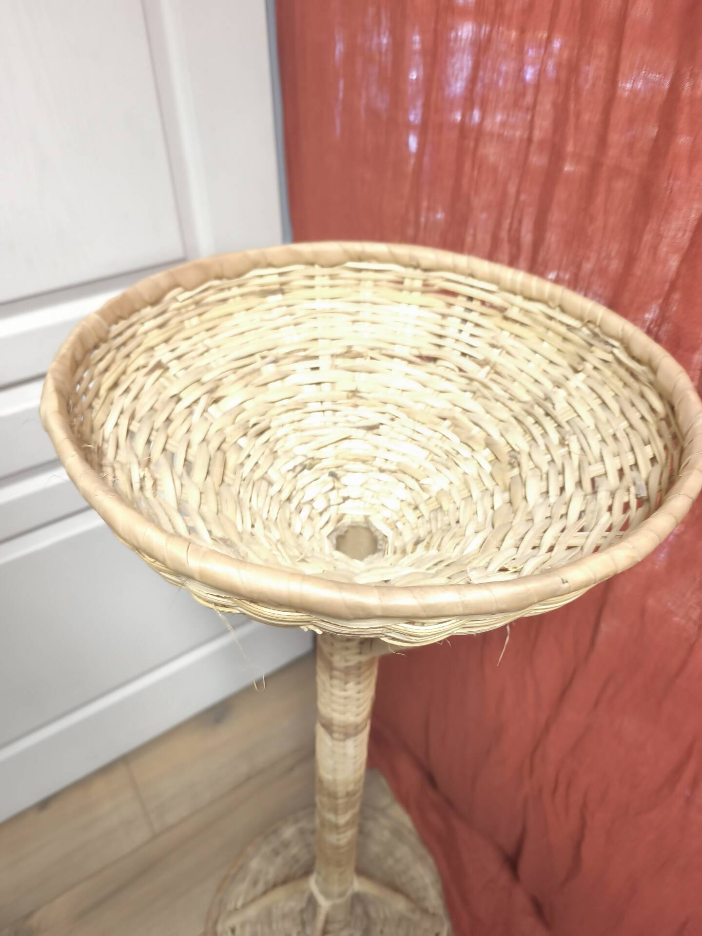 Lampadaire en osier cage