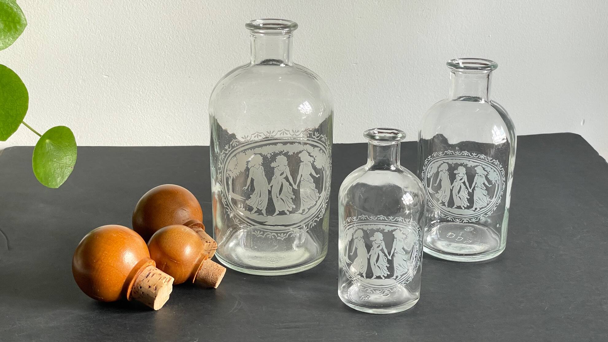 BOUTEILLES Verre Gravé et Bois VINTAGE