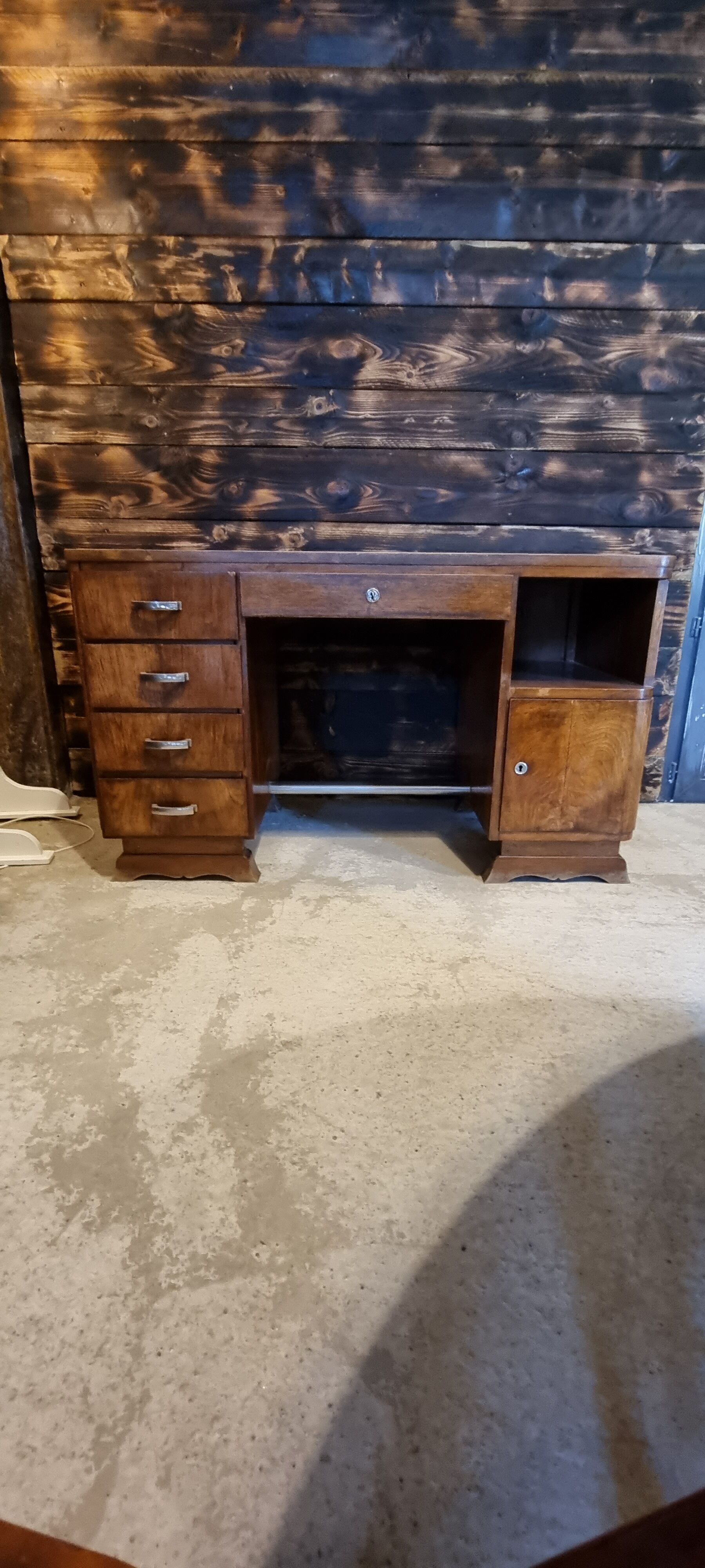 Glass tray desk