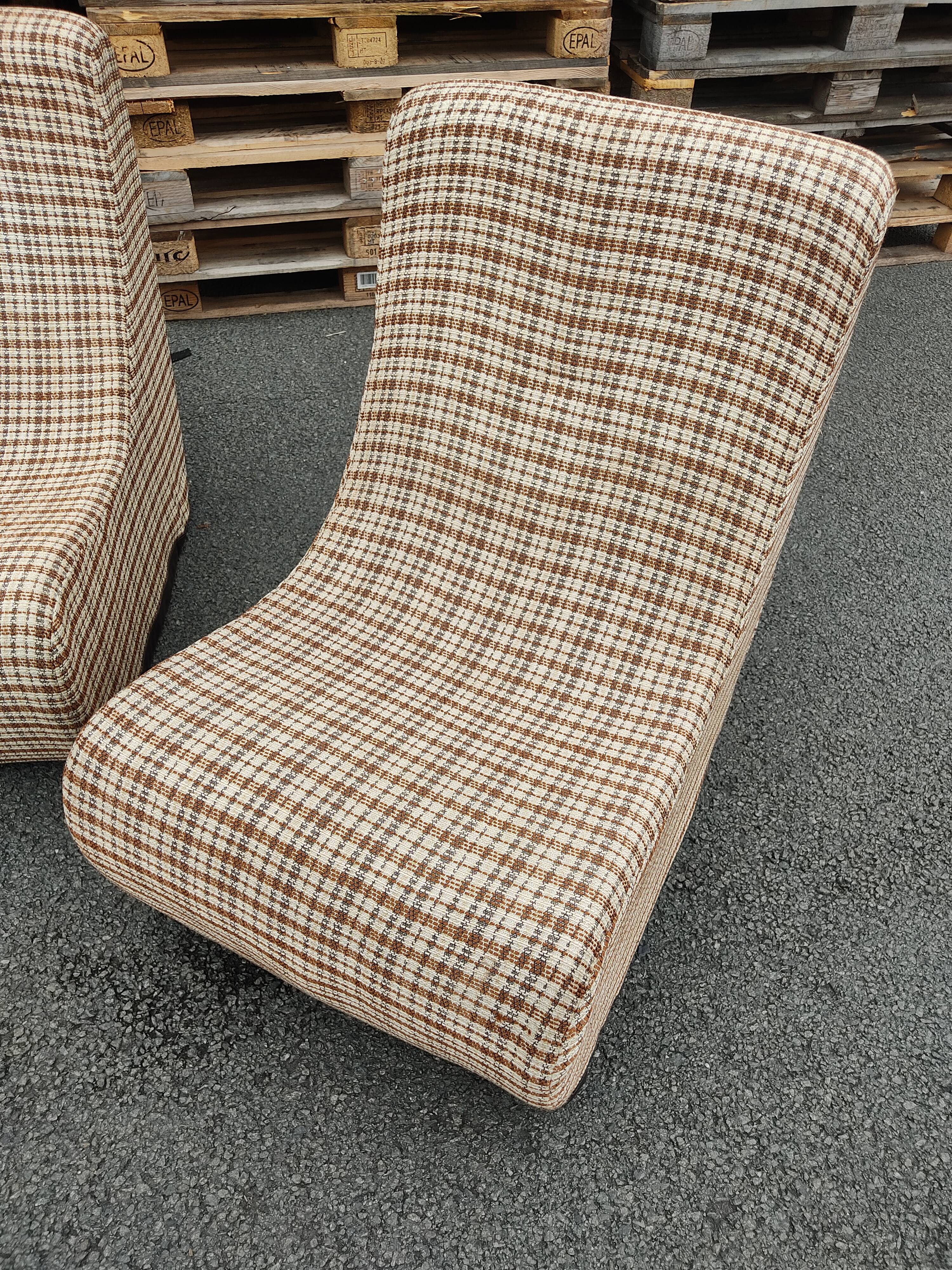 Paire de chauffeuses vintage