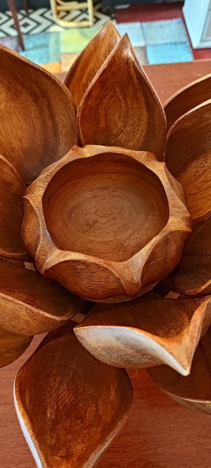 Wooden lotus servant