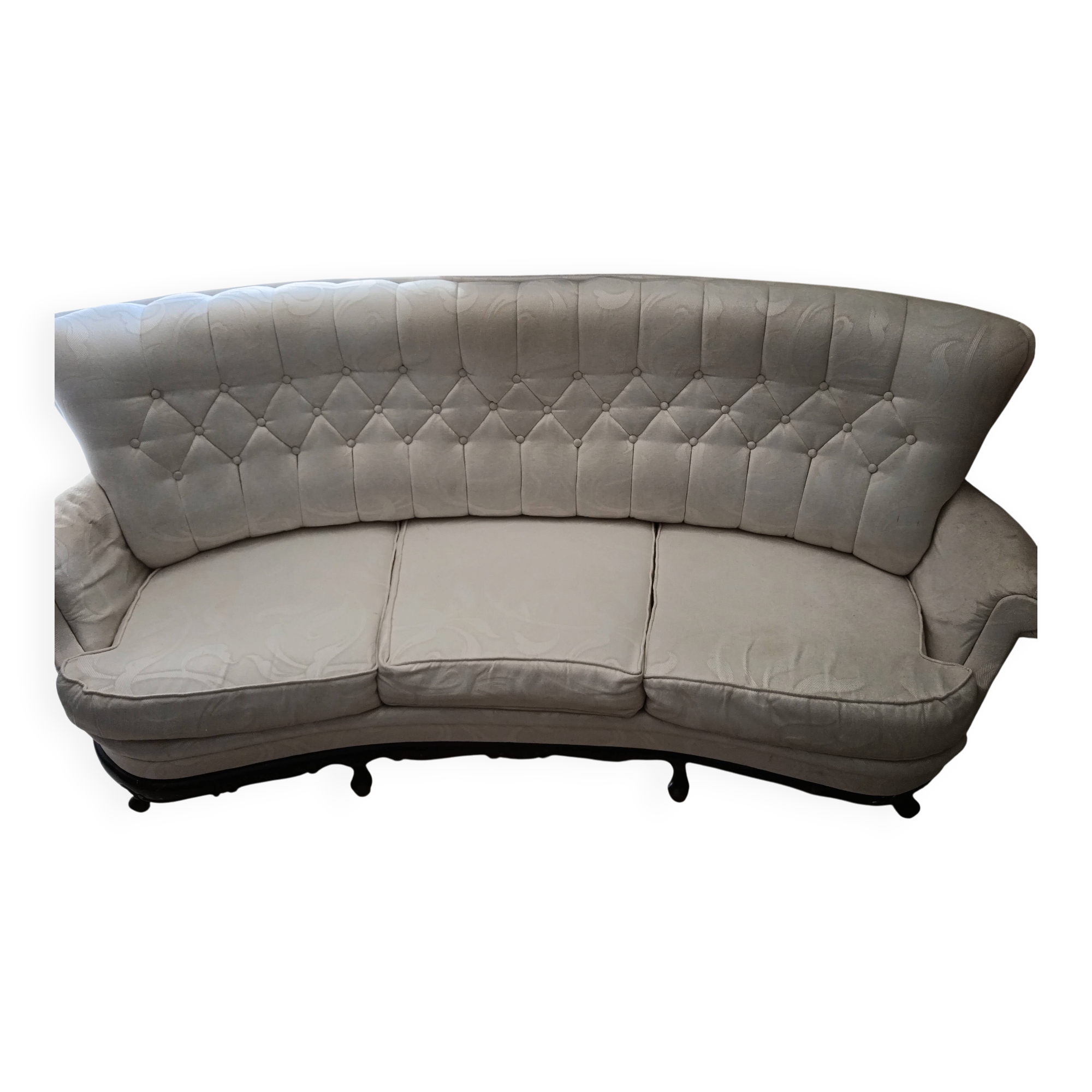 Vintage white curved tufted three-seater canapé