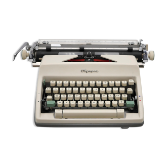 Typewriter Olympia SM9 beige revised ribbon new 1975