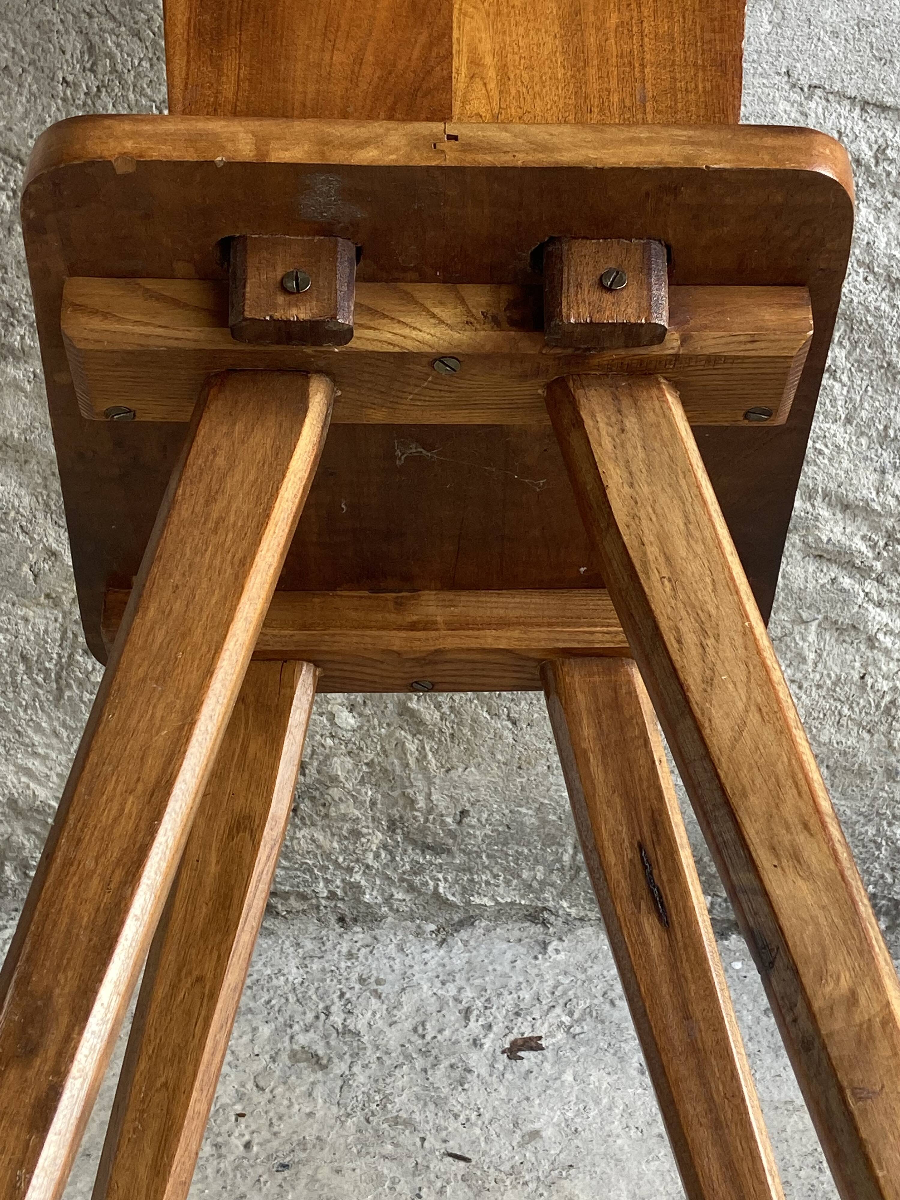 lot de chaises de campagne à dossiers coeurs