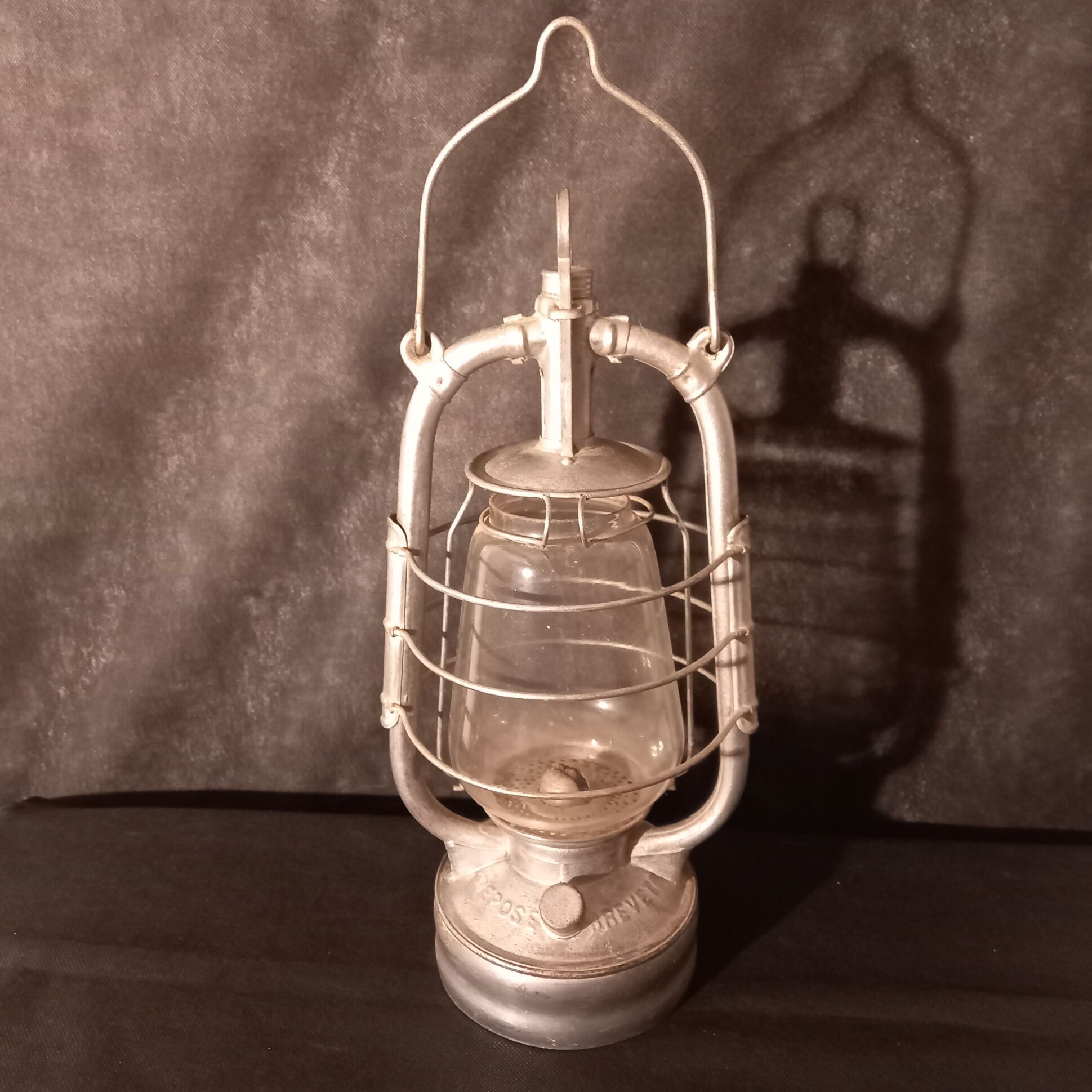 Oil storm lamp Lelf brand