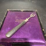 Set of 6 fish forks in their case, MAGENTIES and BROLIQUIER brand