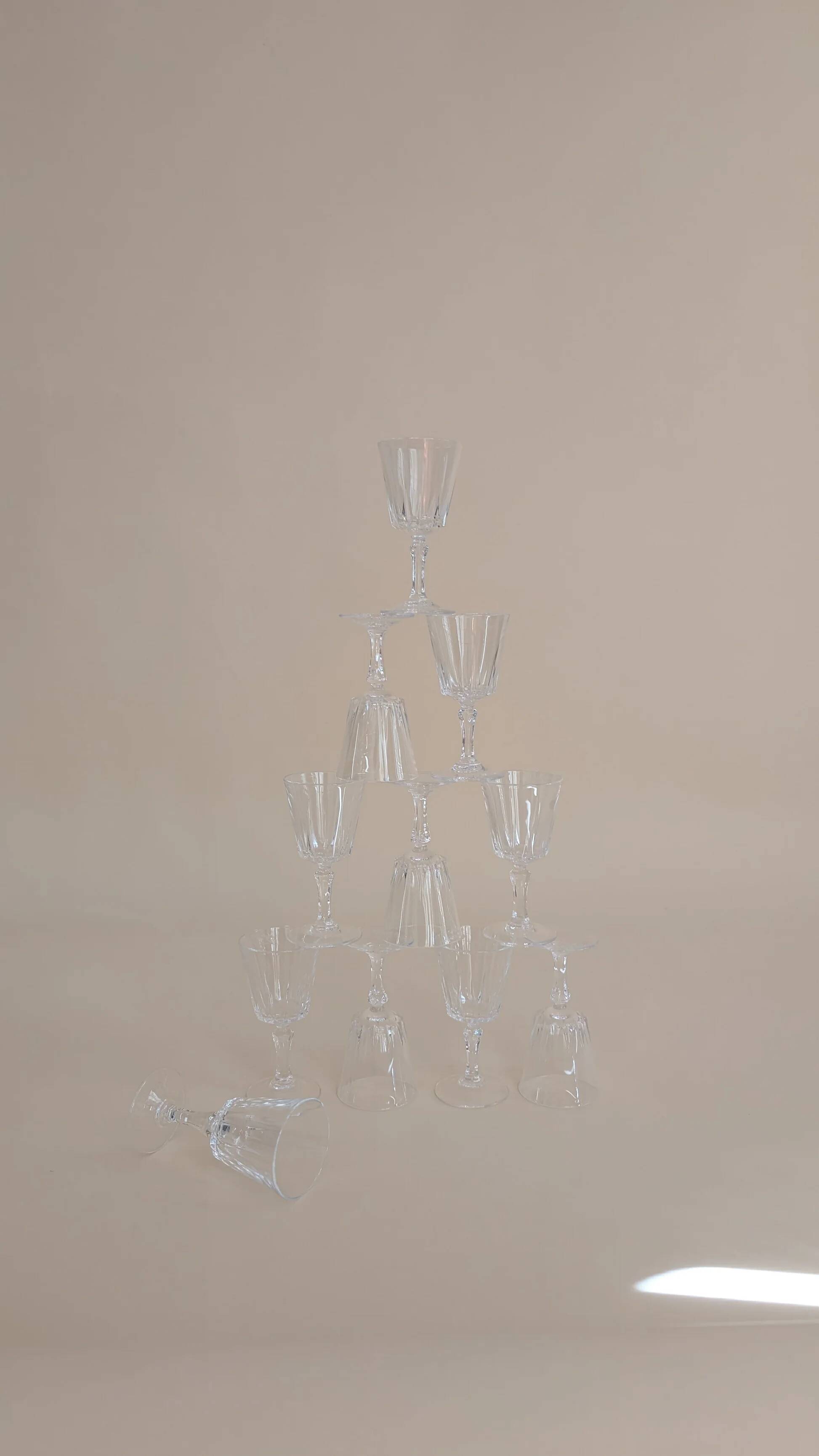 Set of 11 glass glasses