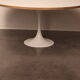 Table basse avec pied tulipe blanche - années 1960