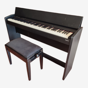 Piano Roland F-120