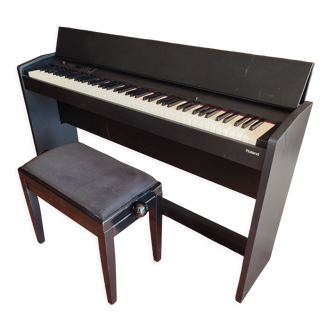 Piano Roland F-120