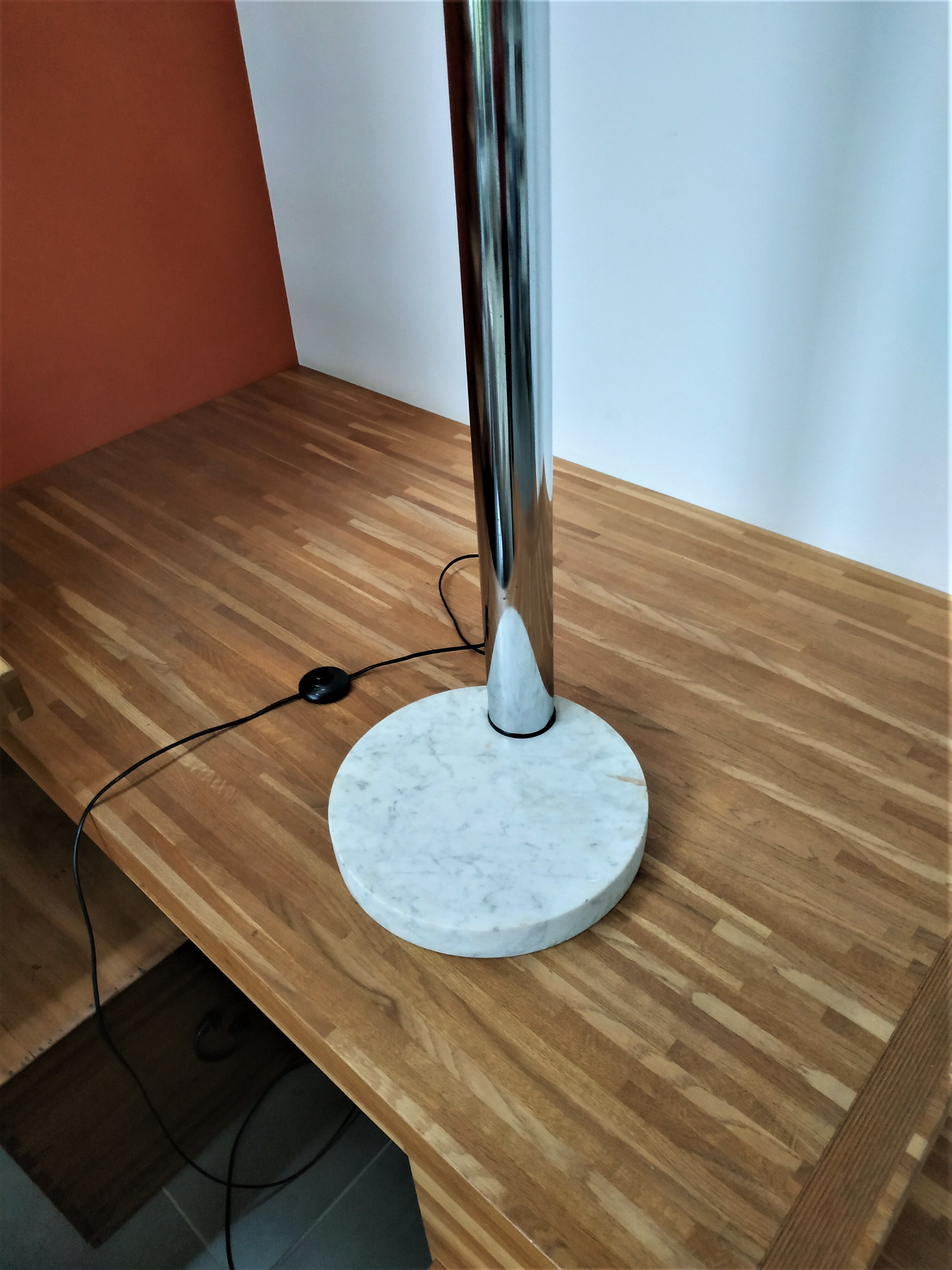 Floor lamp "Lily of the valley" in chromed metal by G. Reggiani 70s