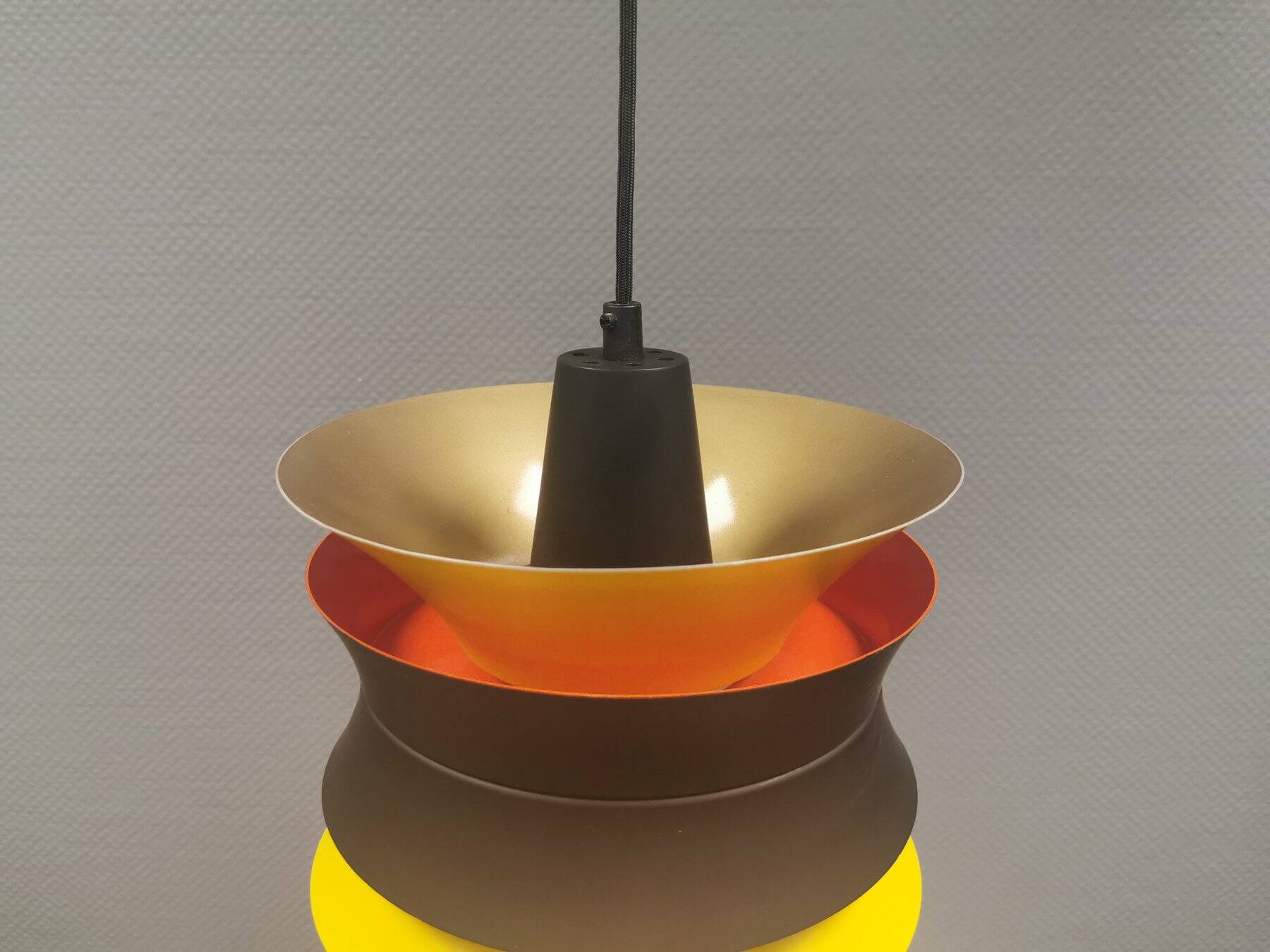 Hanging lamp, produced by Danish Lyskaer in the 1980s.