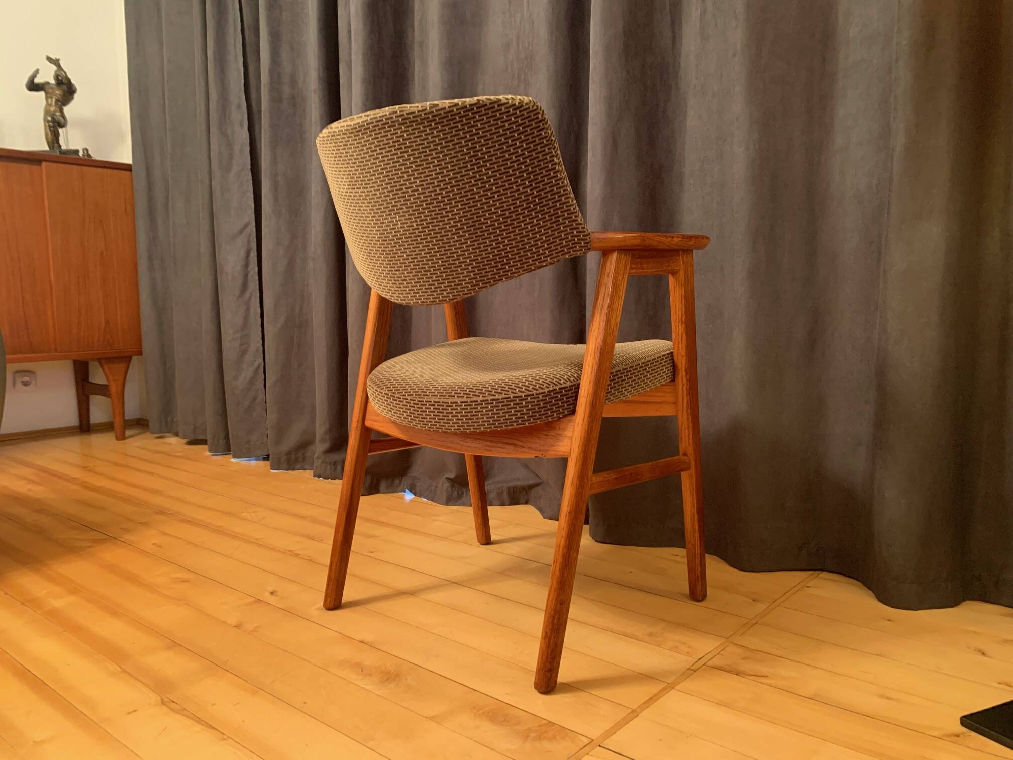 Model 43 armchair designed by Erik Kirkegaard, Høng Stolefabrik, Denmark, 1960s