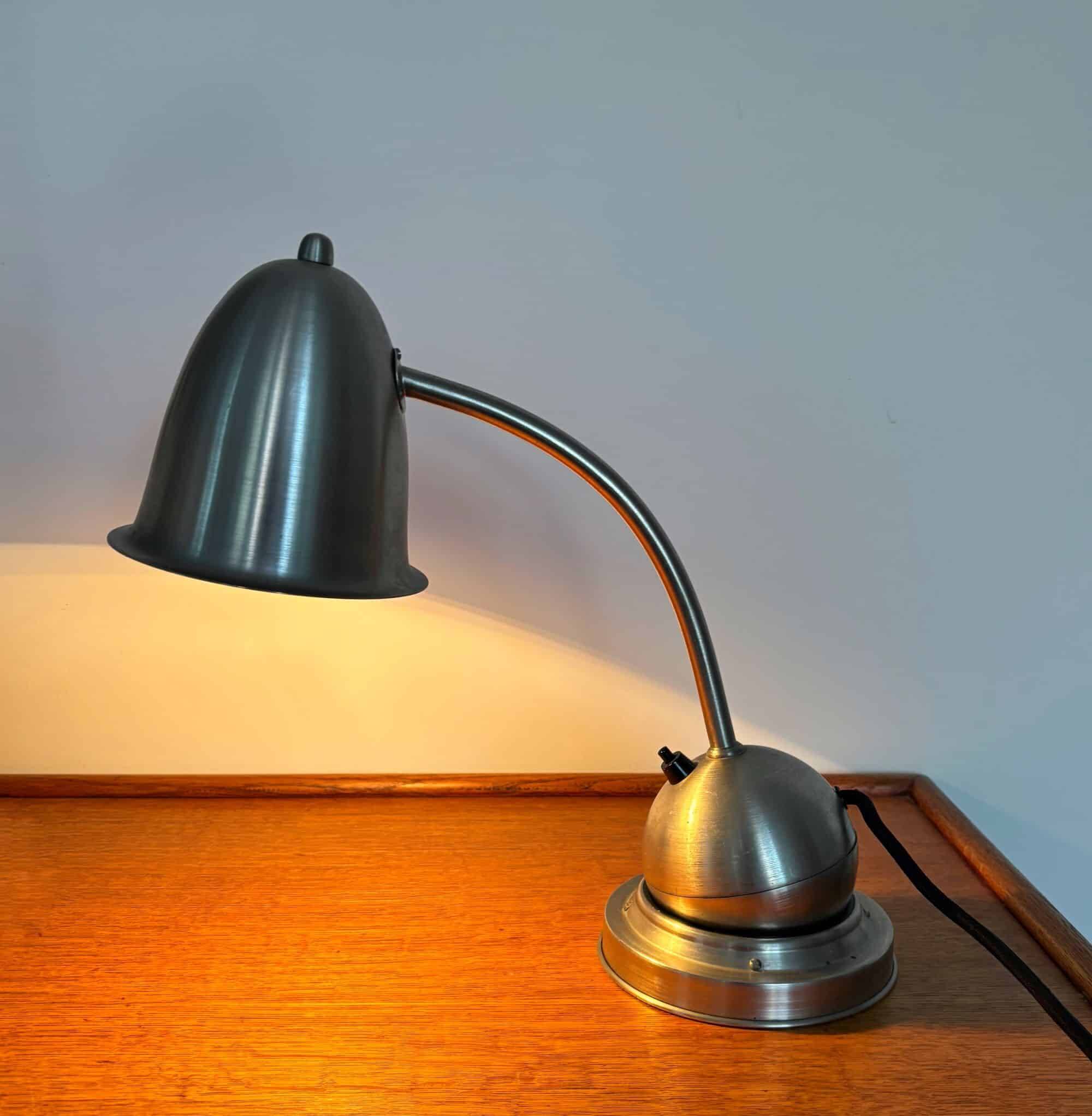 The Tumbler (De Tuimelaar) desk lamp, W.H. Gispen for Daalderop, ca. 1928