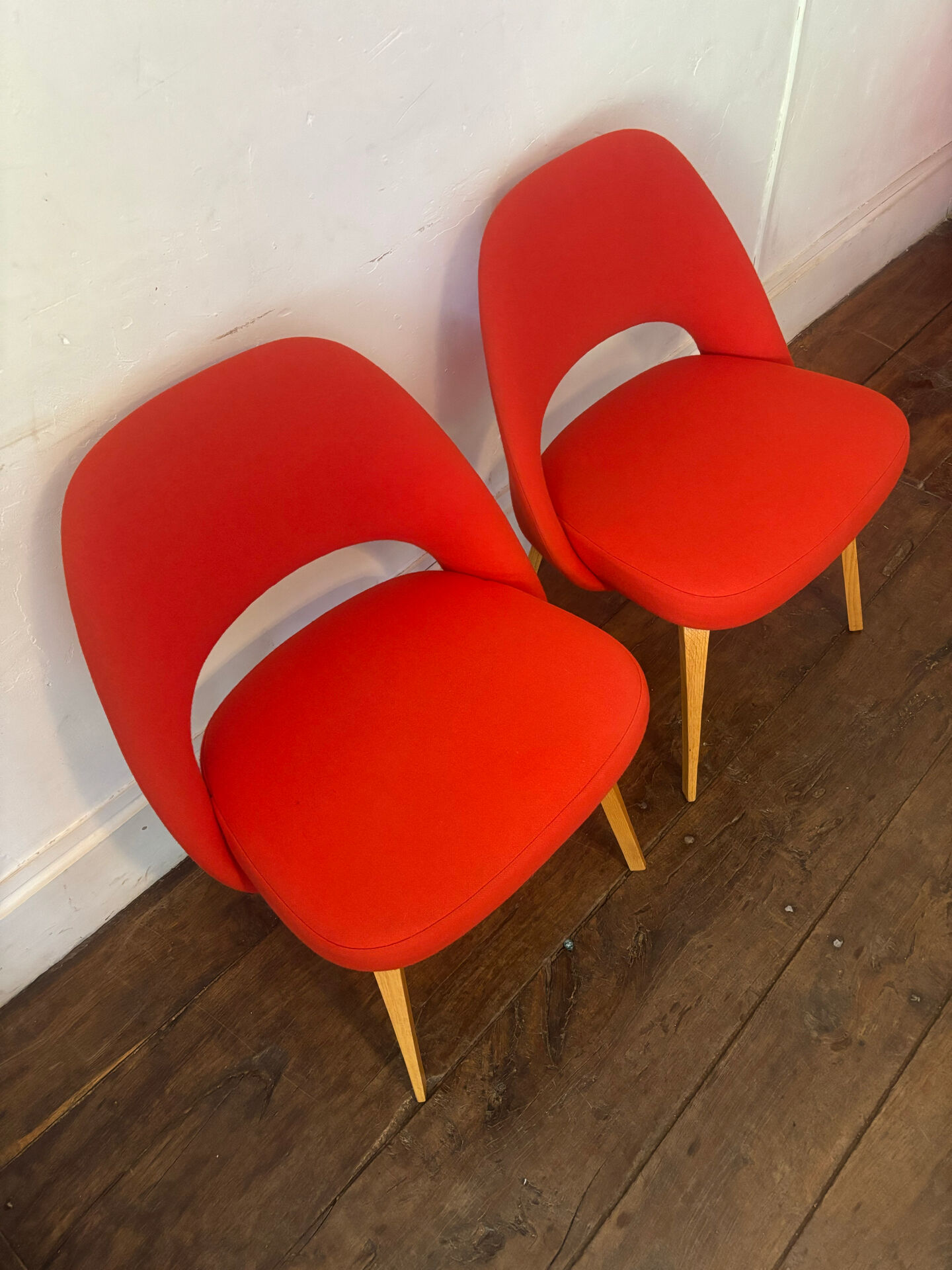 2 chaises Conférence par Eero Saarinen