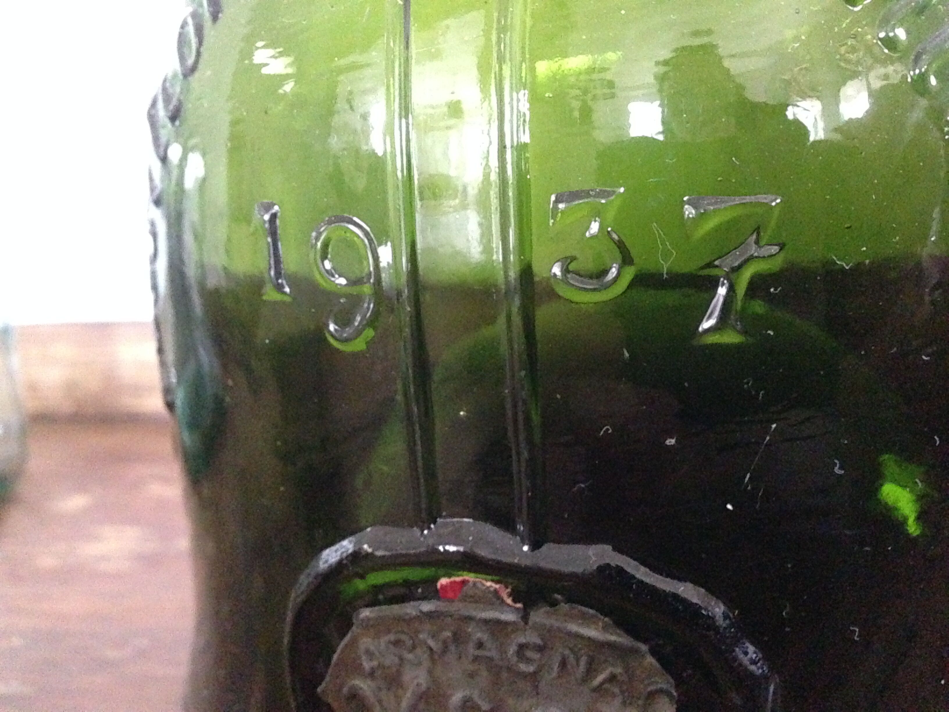 Bottle "world exhibition 1937"