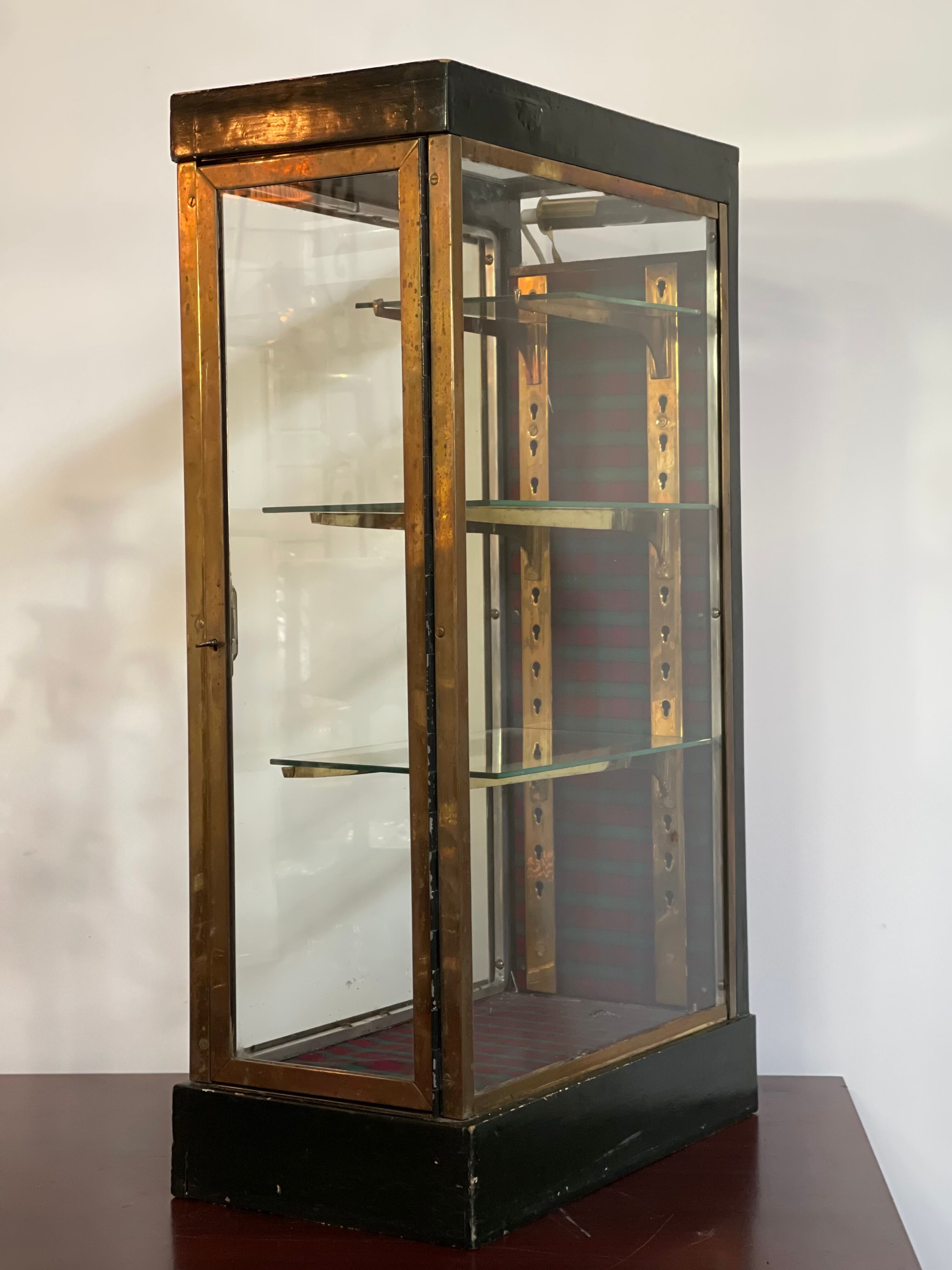 Small showcase trade brass art deco 1930'