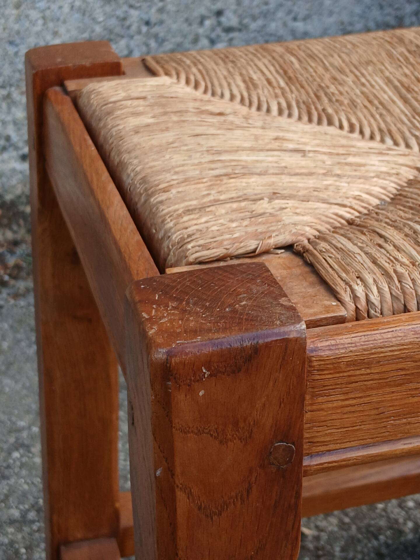 Tabouret paillé en chêne
