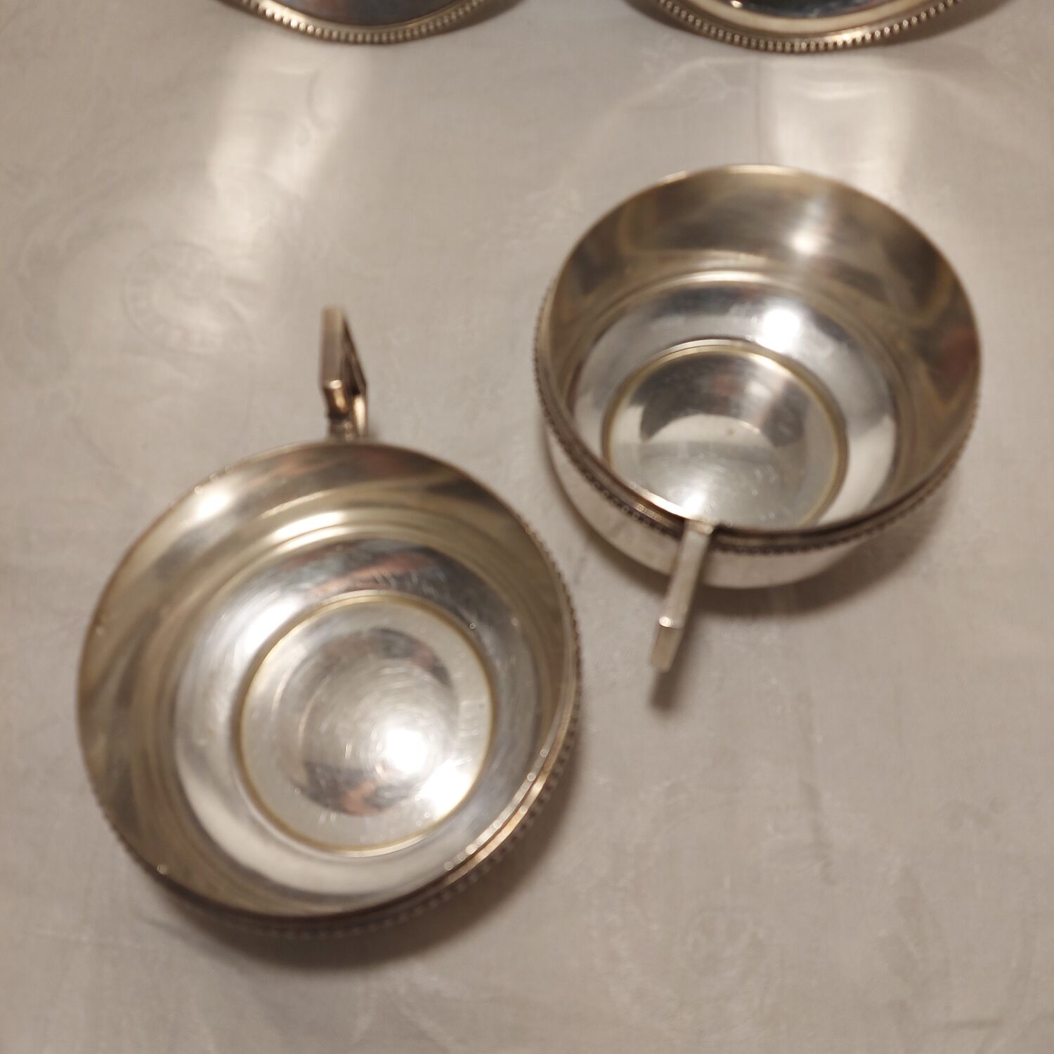 Duo of chocolate cups in silver metal