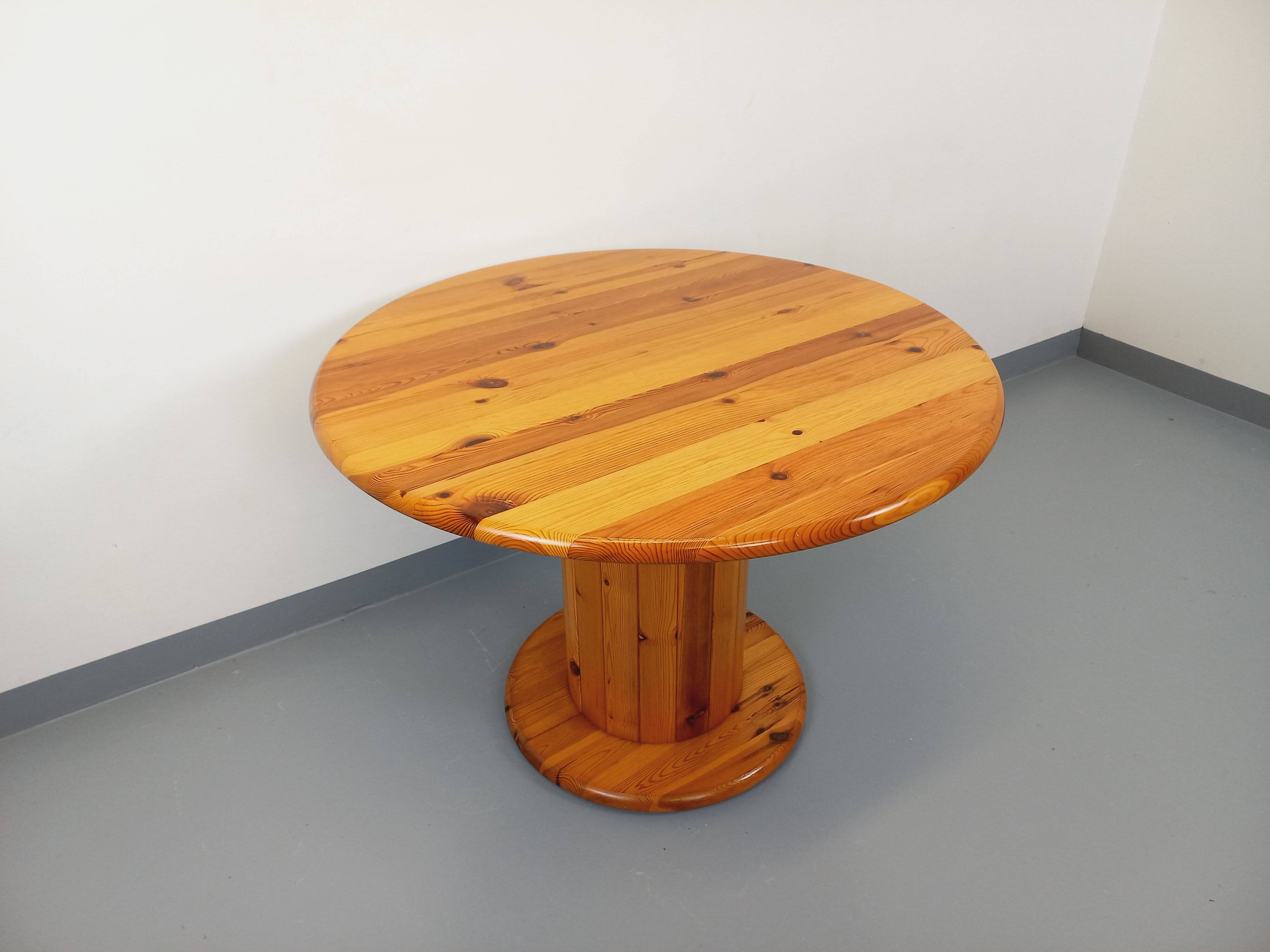 Vintage Scandinavian round pine dining table from the 60s 70s